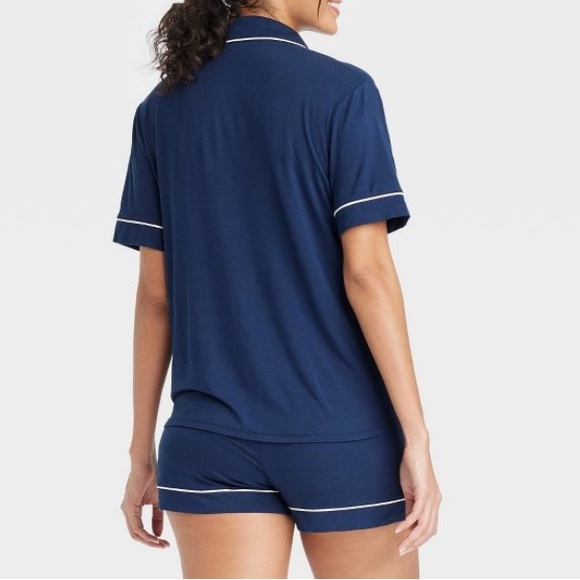 NWOT Women’s Cloud Knit Short Sleeve Notch Collar Top & Shorts Pajama Set - Picture 3 of 4